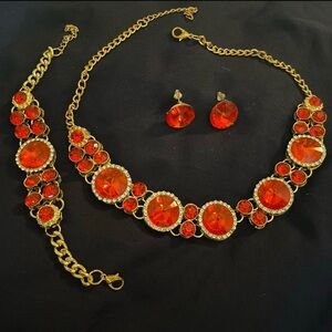 Beautiful New Boutique Red and Gold 3 Piece Necklace Set